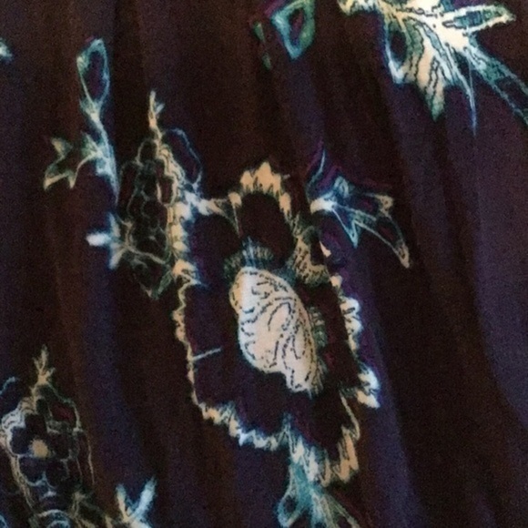 Daisy Fuentes Purple with White and Blue Flowers size medium - Picture 4 of 6
